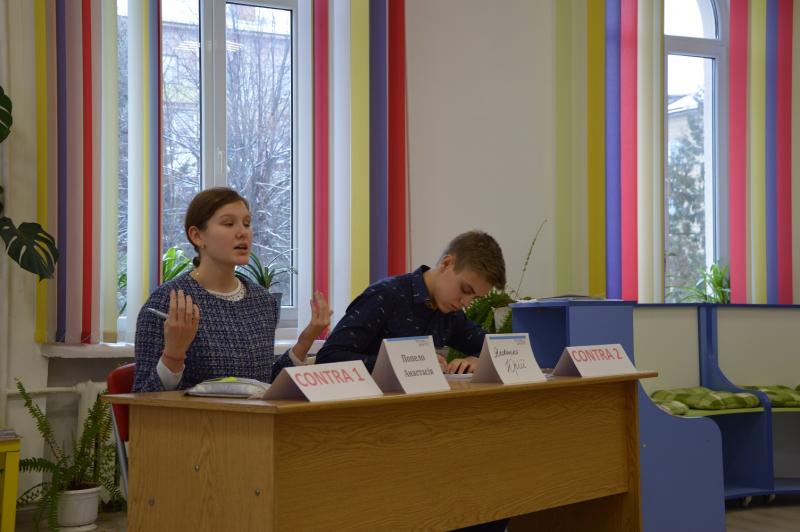 Школярка з Чернігова потрапила до національного фіналу “Молодь дебатує”