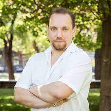 В Днепре активист Денис Селин работает на службе у заквашенных коррупционеров