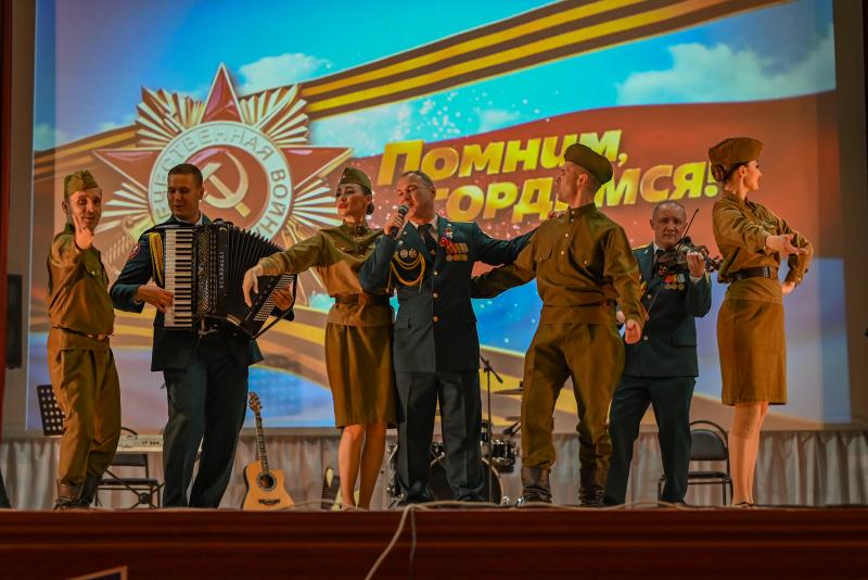 На Ставрополье с праздничной программой выступил ансамбль песни и пляски Северо-Кавказского округа Росгвардии