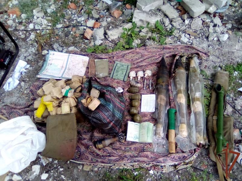 Схрон с оружием националистов обнаружил спецназ Росгвардии в ЛНР