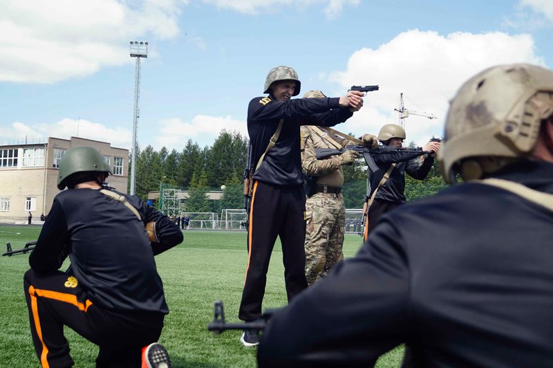 В Челябинске прошла международная военизированная эстафета, организованная ветеранами Росгвардии