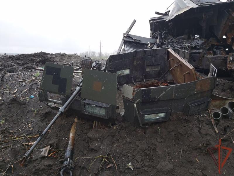 Военнослужащие Росгвардии с помощью беспилотников обнаружили командный пункт националистов