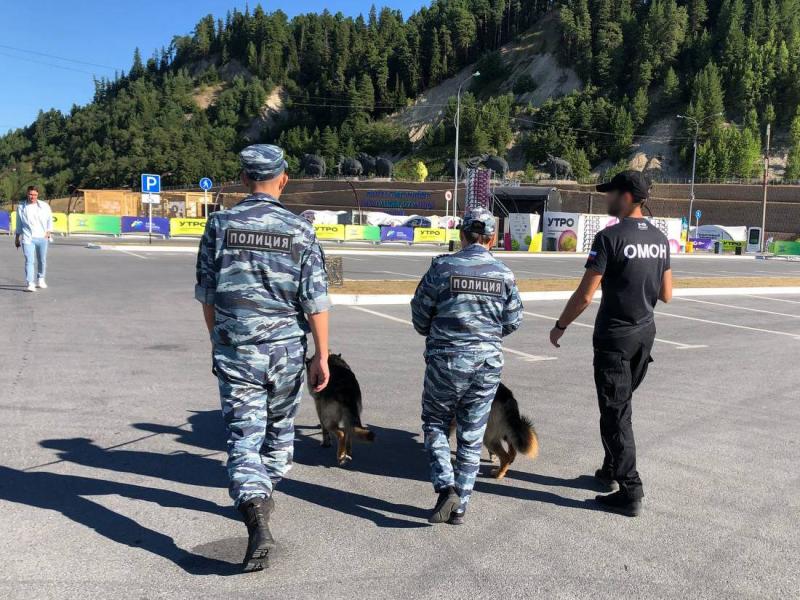 Сотрудники Росгвардии обеспечили безопасность участников первой смены комьюнити-форума «УТРО-2022» в Югре