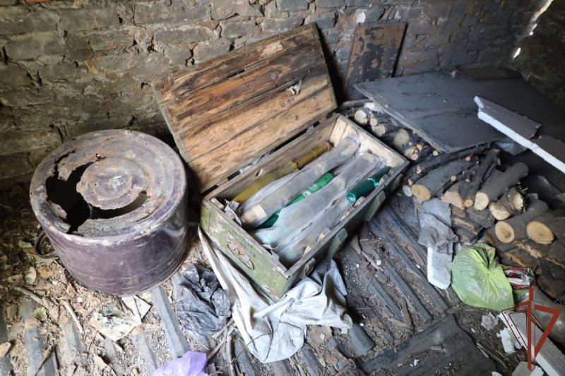 Оружие иностранного производства и наркотики обнаружили росгвардейцы в схронах оставленных ВСУ в ЛНР