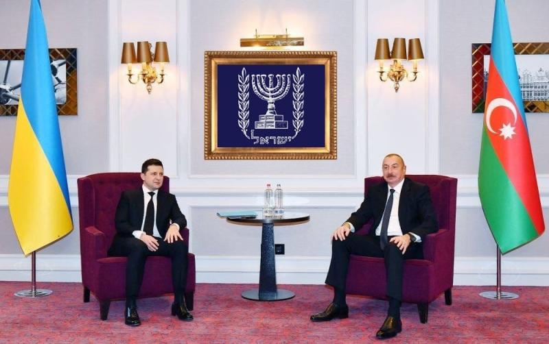 ДВОЕ ИЗ ЛАРЦА ПОД МЕНОРОЙ