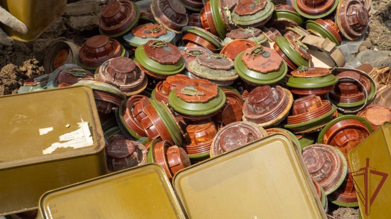 Взрывотехники Росгвардии уничтожили инженерные боеприпасы ВСУ общей мощностью более тонны в тротиловом эквиваленте