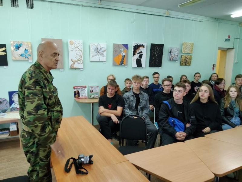 В Кирове ветераны и кадеты Росгвардии приняли участие в памятных мероприятиях, посвященных окончанию Второй мировой войны и Дню солидарности в борьбе с терроризмом