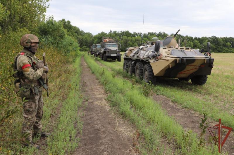 Росгвардейцы задержали в Луганской народной республике пособников ВСУ, изъяли аппаратуру и оружие иностранного производства