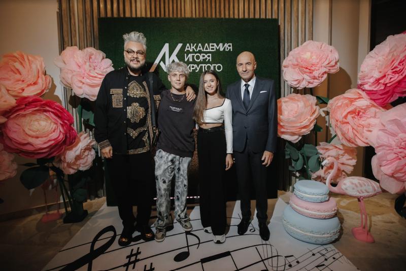 Алсу, Филипп Киркоров, Хабиб и другие звезды на торжественном открытии Академии Игоря Крутого в Москве
