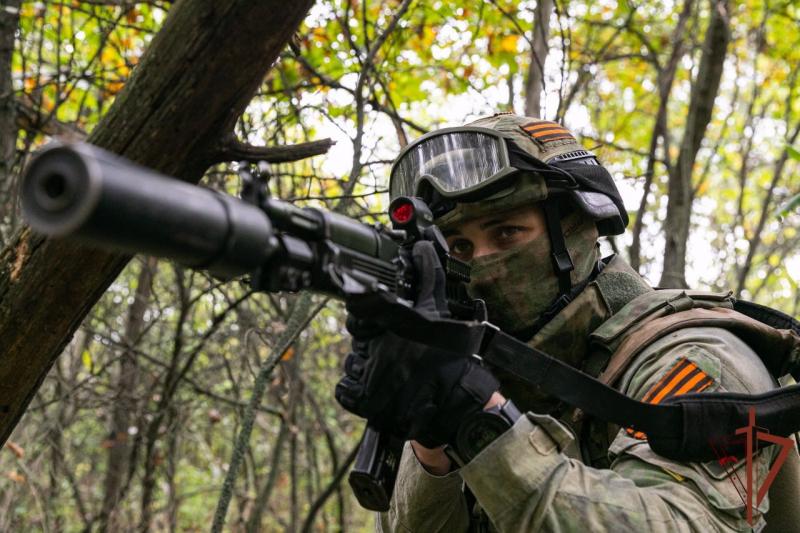 Росгвардейцы обнаружили оружие и боеприпасы националистов при выполнении задач в ЛНР.