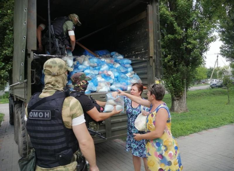 Росгвардия совместно с МЧС России продолжает работу по поддержке населения Херсонской и Запорожской областей