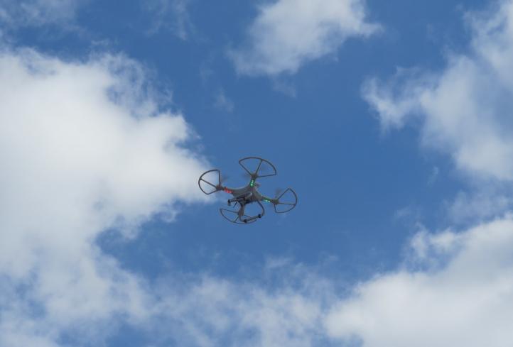 Дрон ВСУ атаковал окопы российских солдат. Есть раненые