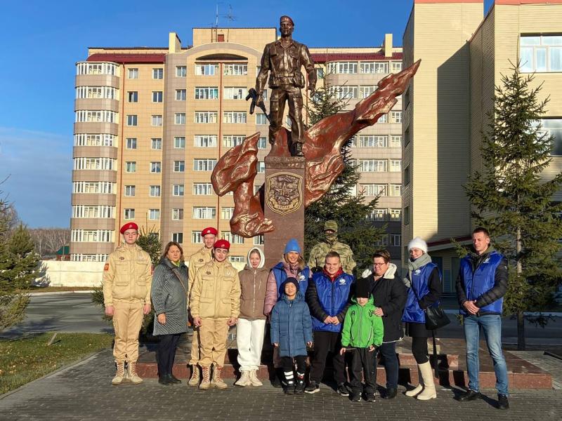 Юнармейцы Новосибирска передали письма бойцам отряда специального назначения «Ермак»