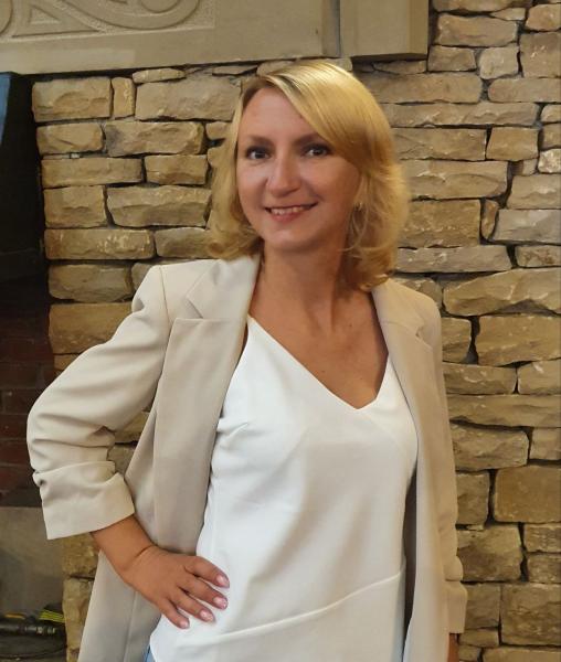 Инфопродюсер Людмила Нерознак рассказала о трендах продвижения в интернете в 2023 году