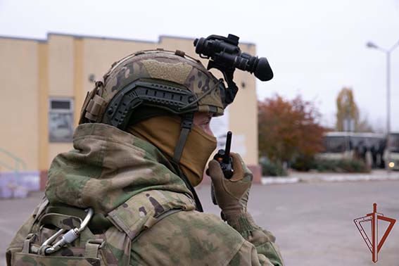 Росгвардейцы провели гуманитарную акцию в ЛНР