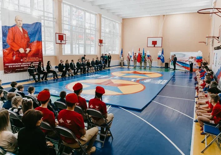 После приема жителей Дмитрием Медведевым в Чехове открылась секция самбо