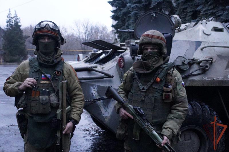 Спецназовцы Росгвардии оказали содействие правоохранителям ЛНР в поимке предполагаемых автоугонщиков