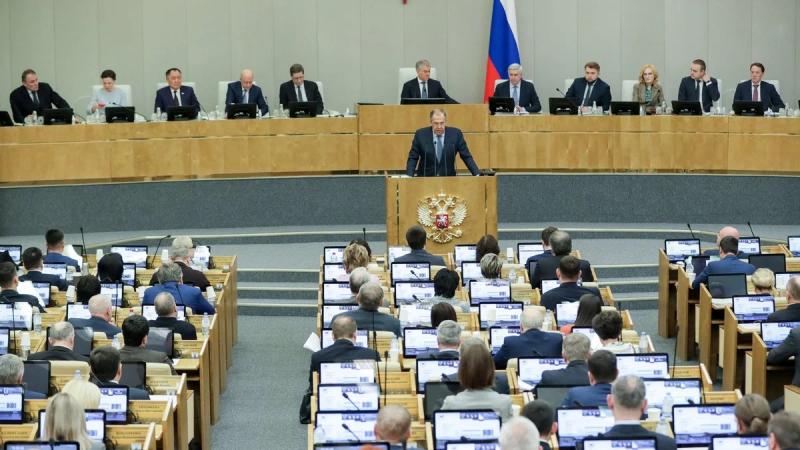 Российский эксперт Михаил Александров - Кукушка хвалит петуха: Госдума одобрила результаты работы МИД РФ