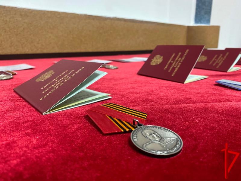 Начальник Управления Росгвардии по Томской области вручил государственные награды сотрудникам и военнослужащим – участникам СВО