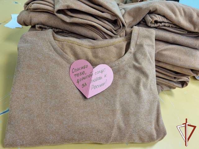 Представители Росгвардии в Югре ко Дню защитника Отечества передали собственноручно отшитую одежду землякам-военнослужащим в зону СВО