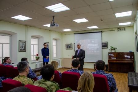 В Йошкар-Оле росгвардейцы приняли участие в открытии фестиваля «Кино на службе Отечеству»