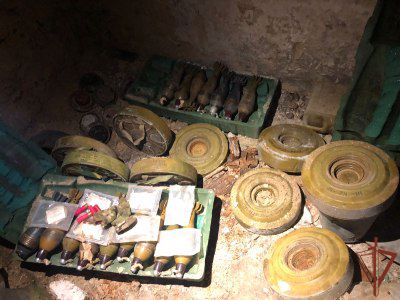 Спецназ Росгвардии обнаружил крупные тайники с оружием и боеприпасами иностранного производства в ЛНР