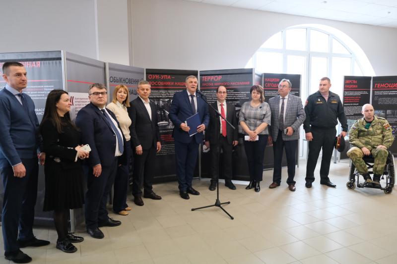 Росгвардейцы приняли участие в открытии выставки «Обыкновенный нацизм»