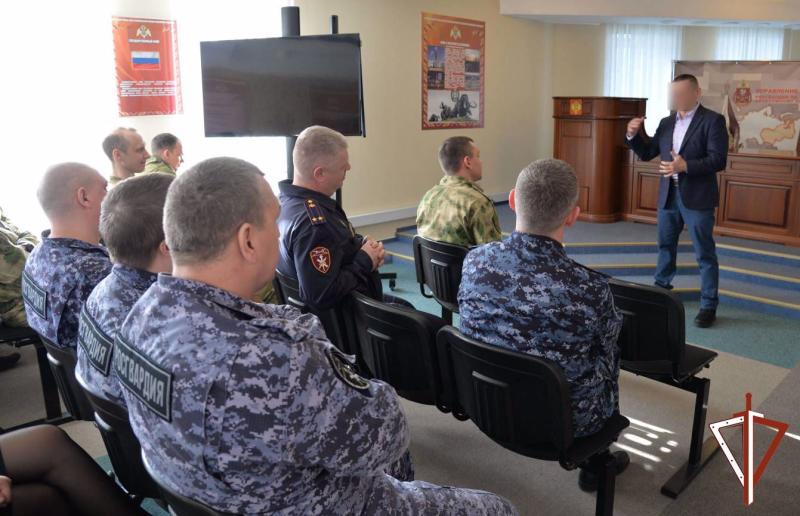 Представители Росгвардии в Югре провели встречу с участником СВО, ветераном ведомства