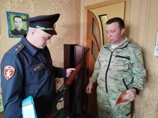 Орловские росгвардейцы пригласили тележурналистов на проверку владельцев оружия