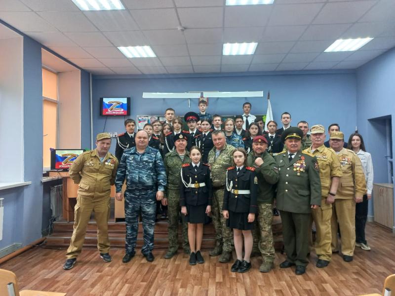 На Южном Урале росгвардейцы встретили участников автопробега «Дорога к Победе»