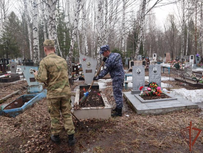 К ведомственной акции «На страже памяти» присоединились росгвардейцы из Томской области