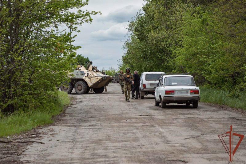 Росгвардия показала кадры служебно-боевой деятельности подразделений в ЛНР