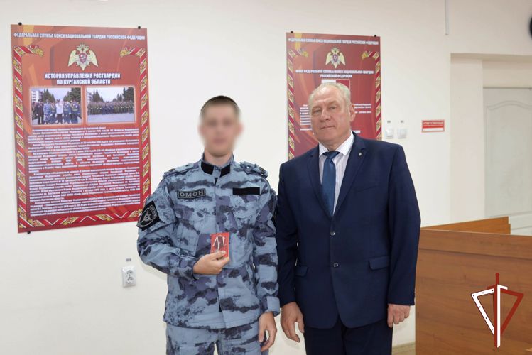 Росгвардейцам - участникам СВО вручили награды всероссийской общественной организации ветеранов «Боевое братство» Зауралья