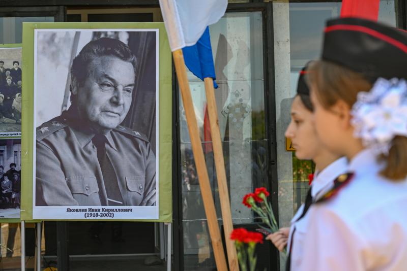 ВОЕННОСЛУЖАЩИЕ РОСГВАРДИИ ОТМЕТИЛИ 105-ЛЕТИЕ СО ДНЯ РОЖДЕНИЯ ГЕНЕРАЛА АРМИИ ИВАНА ЯКОВЛЕВА НА СТАВРОПОЛЬЕ