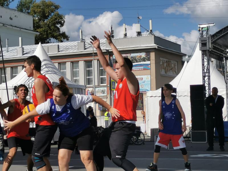 В Самаре прошел грандиозный спортивный праздник – турнир по баскетболу 3х3 «Samara Open» памяти заслуженного тренера России Юрия Павловича Тюленева