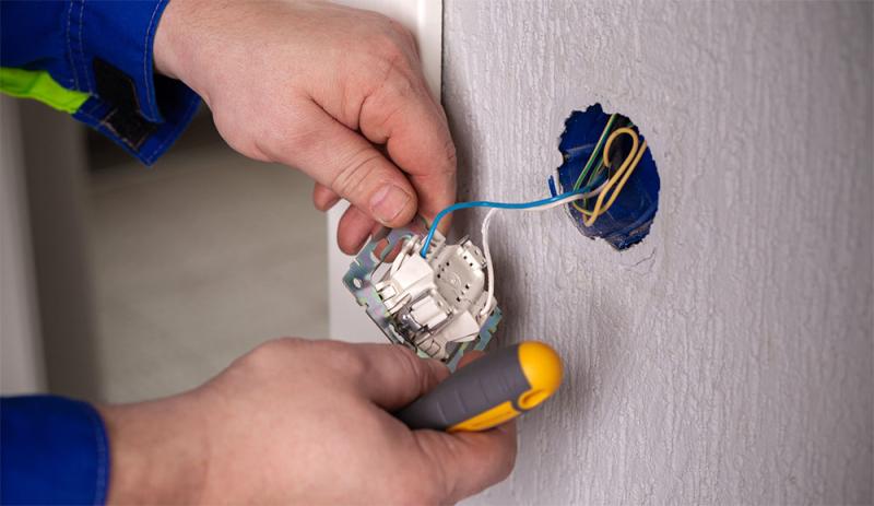 Что нужно знать для установки розетки в подрозетник