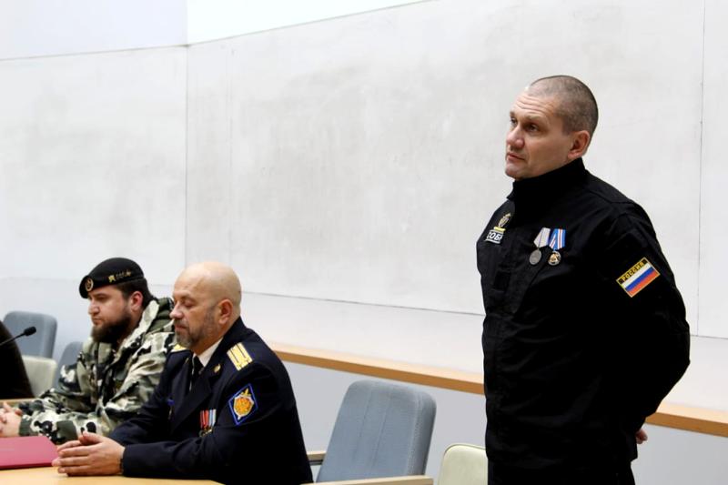 В Челябинске председатель совета ветеранов территориального управления Росгвардии встретился со студентами ЧелГУ