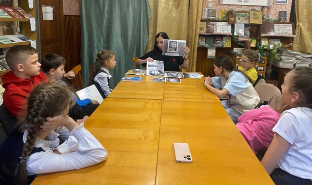 Литературный видео-час «Гайдар шагает впереди», к 120-летию со дня рождения писателя