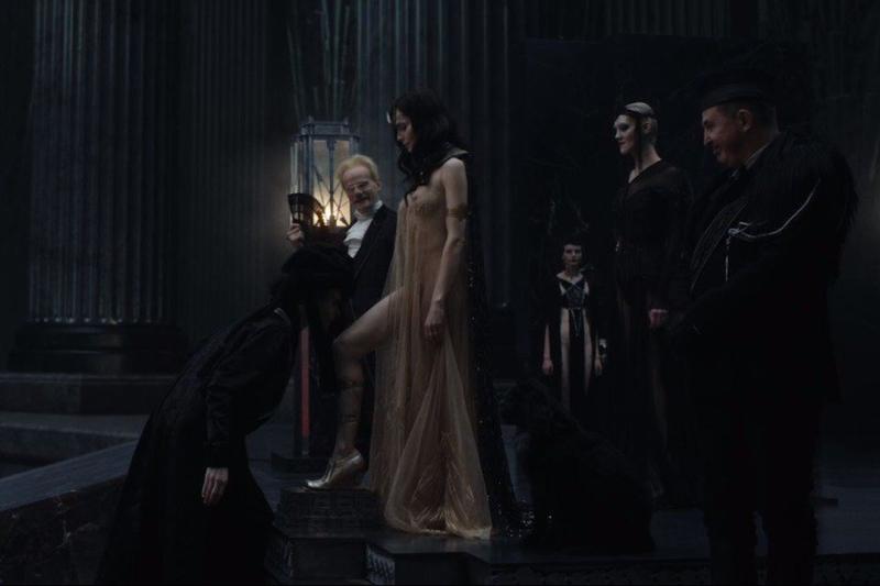 «Слишком идеальная»: грудь новой Маргариты обсудили зрители в кинотеатрах Новосибирска