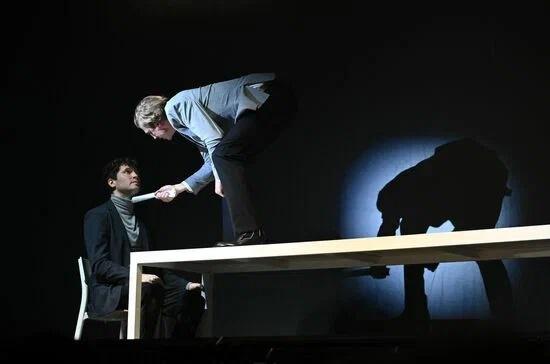 Спектакль-концерт «Не могу приехать. Цветет миндаль» по жизни поэта Андрея Вознесенского пройдет в ДК им. Зуева