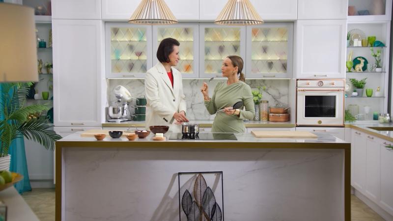 Отец из Панамы, школьная любовь и любимая еда: Елена Борщёва раскрыла все тайны на шоу ТВ-3 «Вкусно с Анфисой Чеховой»