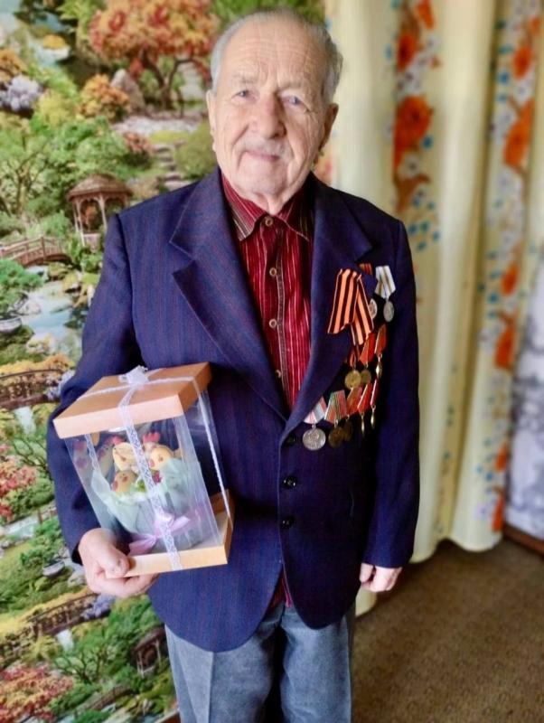 Центр русской культуры Чувашии поздравил ветерана ВОВ уроженца Волынска