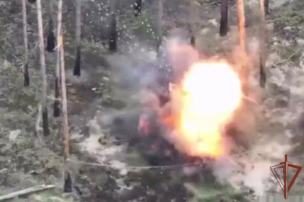 Операторы БПЛА «стальной» бригады Росгвардии уничтожили позицию
украинских минометчиков на харьковском направлении