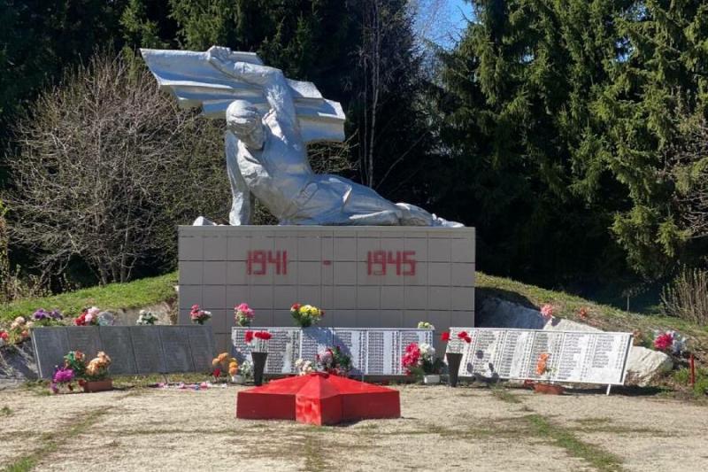 В Колыванском районе открыли новые памятники героям Великой Отечественной войны